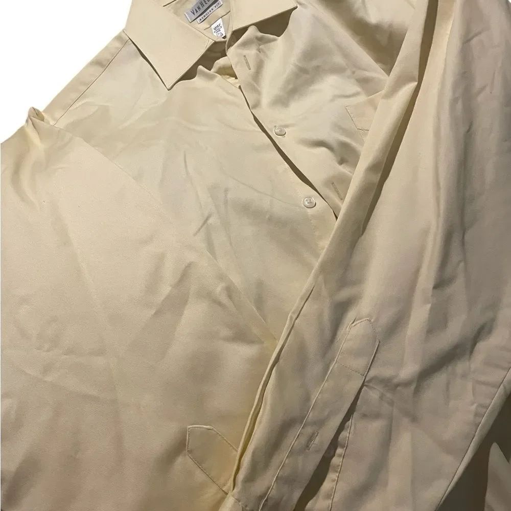 Van Heusen Men's pale yellow Button Down Shirt excellent condition 17.5 34/35